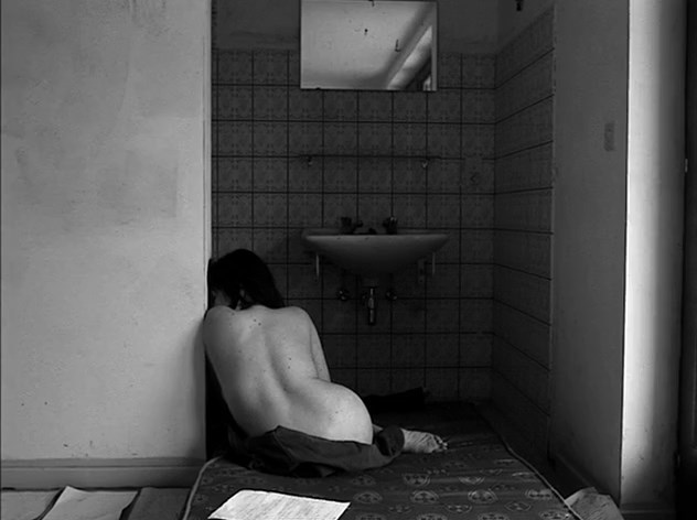 Depresyona Giren Yaşlı Kadını Hayata Sokma Filmi izle